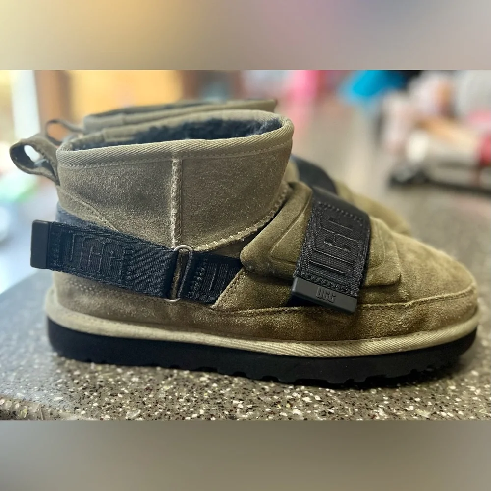 UGG classic ultra